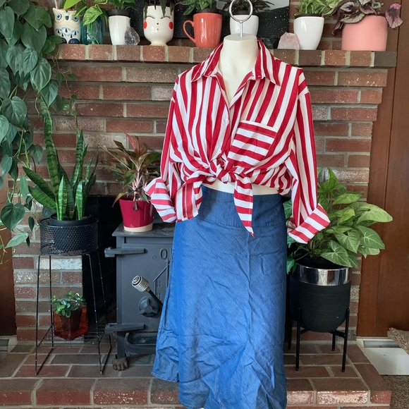 Tops - Silky red and white striped top